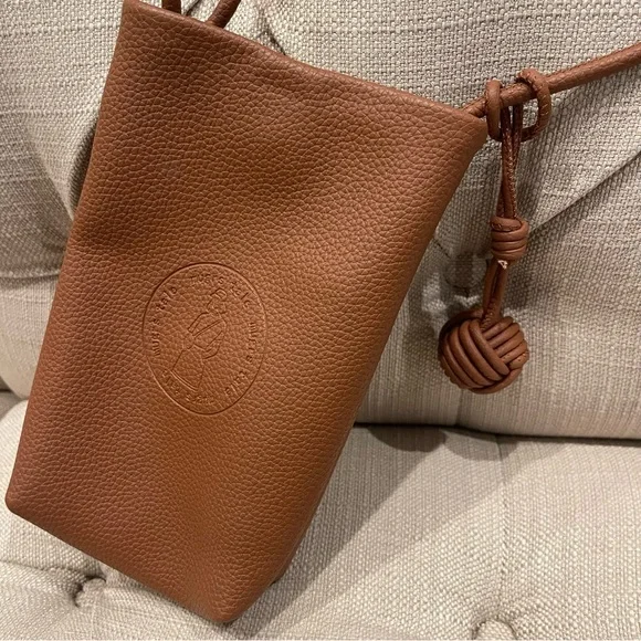 Mugrs Crossbody vegan leather bags Brown pebbled leather bag Embossed logo - Picture 3 of 10